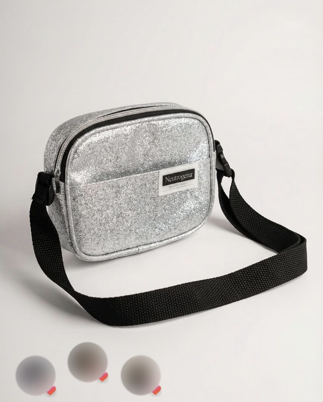 Post da ATO: bolsa transversal prateada em Shine Glitter, foto de produto